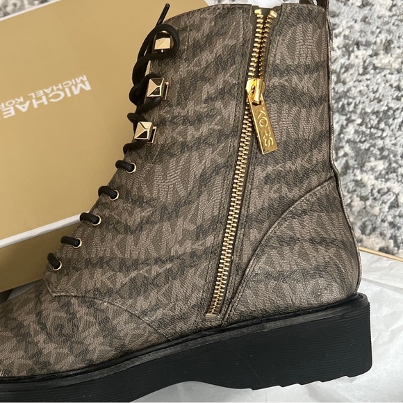 Michael Kors Haskell Tiger Logo Print Canvas Boot - Picture 3 of 7
